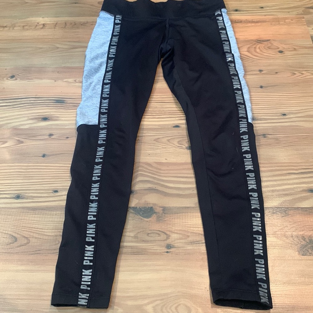 Victorious secret pink leggings with pockets